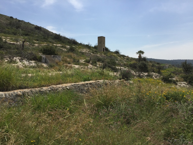 קובץ:המחנה כולל מבנה שמירה.JPG