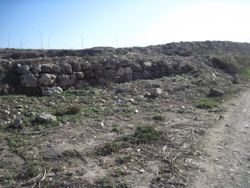 קובץ:חומותעפרת.JPG