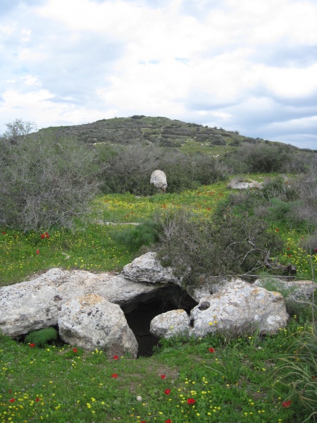 קובץ:מערהבגודד.JPG