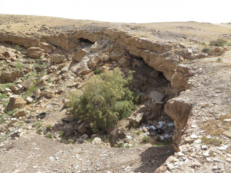 קובץ:מערותמזבלהעץ.jpg