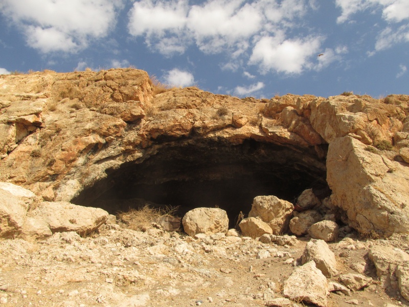 קובץ:מערתאלמדרהא.JPG