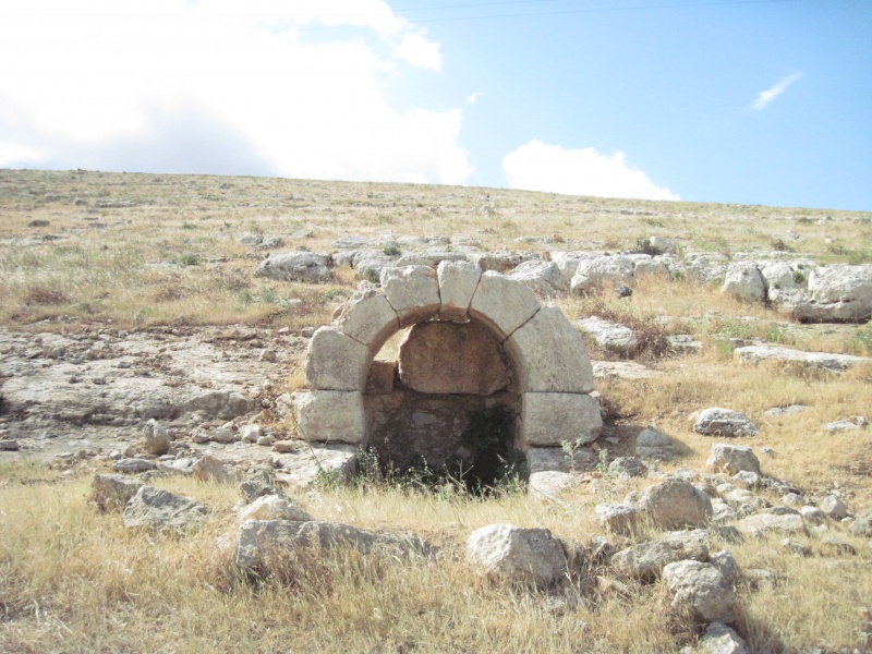 קובץ:קברמכחול.JPG