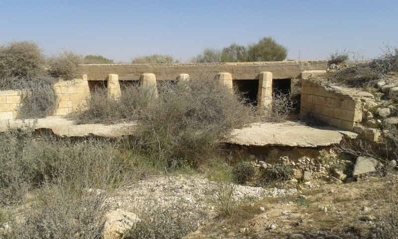 קובץ:British road bridge near Tlalim.jpg