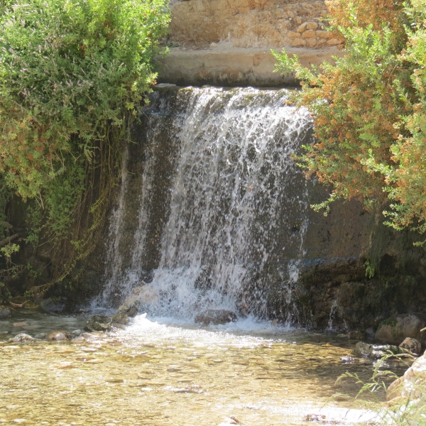 קובץ:SG-Mabua-waterfall.JPG